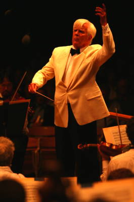 Christoph von Dohnányi conducts the BSO at Tanglewood on 23 August 2008. Photo © 2008 Hilary Scott