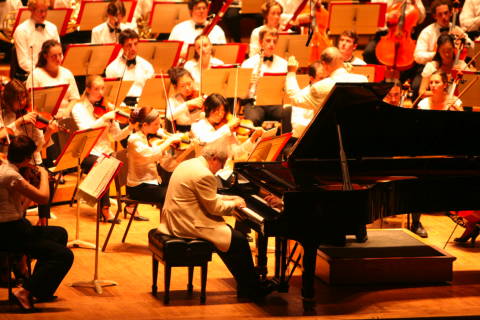Emmanuel Ax plays at Tanglewood. Photo © 2008 Hilary Scott