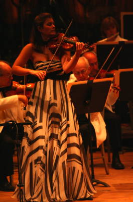 Janine Jansen. Photo © 2008 Hilary Scott