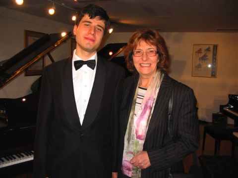 Andrejs Osokins with BPSE committee member Norma Fisher. Photo © 2008 Harry Atterbury