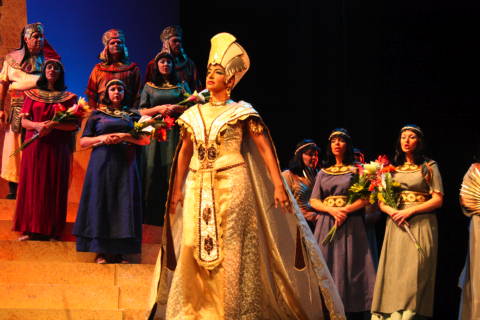 Grace Echauri as Amneris in Phoenix Opera's production of 'Aida'. Photo © 2009 Victor Massaro