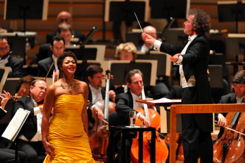 Measha Brueggergosman, Franz Welser-Möst and the Cleveland Orchestra perform Wagner's Wesendonck Lieder in Miami, Florida, USA on 30 January 2009. Photo © 2009 Roger Mastroianni