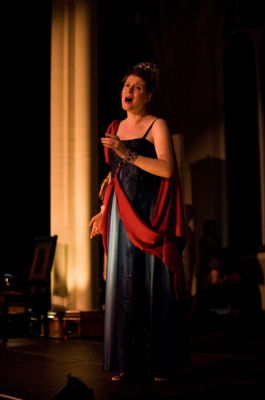 Meredith Hall as Dido. Photo © 2009 Steve Wagner