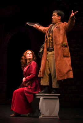 Erin Elizabeth Smith as Donna Elvira and Andrew Gangestad as Leporello in Arizona Opera's production of 'Don Giovanni'. Photo © 2009 Tim Fuller