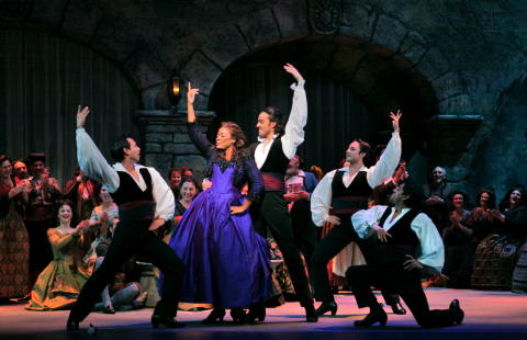 Denyce Graves as Dulcinea, flanked by dancers, in San Diego Opera's production of 'Don Quichotte'. Photo © 2009 Cory Weaver