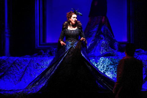 Laure Meloy as Queen of the Night in English Touring Opera's 'Magic Flute'. Photo © 2009 Robert Workman