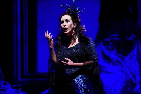 Laure Meloy as Queen of the Night in English Touring Opera's 'Magic Flute'. Photo © 2009 Robert Workman