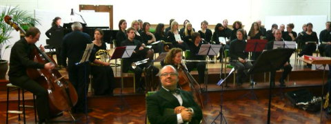 Members of the Roehampton University Chamber Choir and Orchestra. Photo © 2009 Caroline Silver Lewis