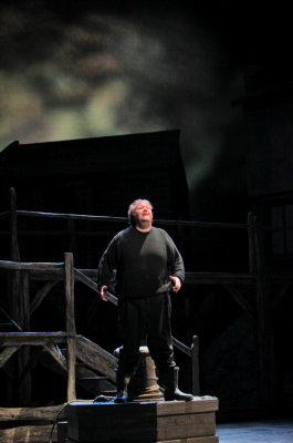 Anthony Dean Griffey as Peter Grimes. Photo © 2009 Ken Howard