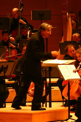 Michael Tilson Thomas conducting the New World Symphony Orchestra at Lincoln Theatre