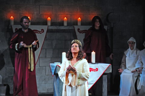 Claire Rutter in the title role of Bellini's 'Norma' at Grange Park Opera. Photo © 2009 Alastair Muir