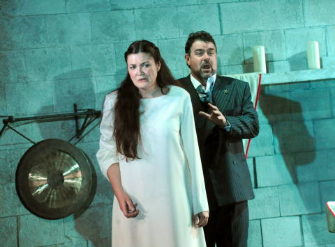 Sara Fulgoni as Adalgisa and John Hudson as Pollione in Bellini's 'Norma' at Grange Park Opera. Photo © 2009 Alastair Muir