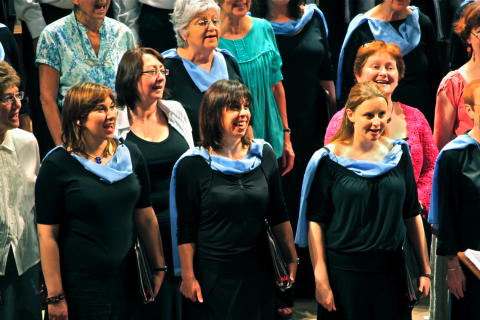 Louise Barnett (front centre, with black hair)