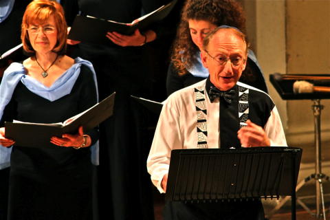 Cantor Robert Brody at the concert on 14 June 2009, with his wife Linda to the left