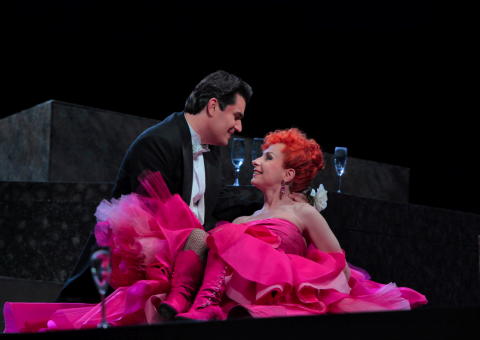 Saimir Pirgu as Alfredo and Natalie Dessay as Violetta in Santa Fe Opera's production of 'La traviata'. Photo © 2009 Ken Howard