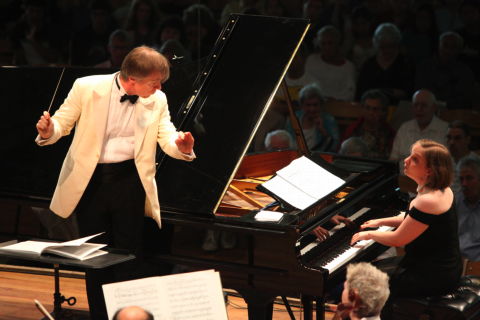 Orli Shaham and David Robertson performing Bernstein's 'The Age of Anxiety'. Photo © 2009 Hilary Scott