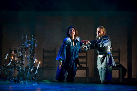 Wendy Dawn Thompson as Ruggiero and Neil Baker in English Touring Opera's production of Handel's 'Alcina'. Photo © 2009 Richard Hubert Smith