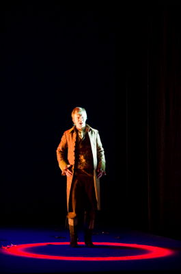 James Laing as Guido. Photo © 2009 Richard Hubert Smith