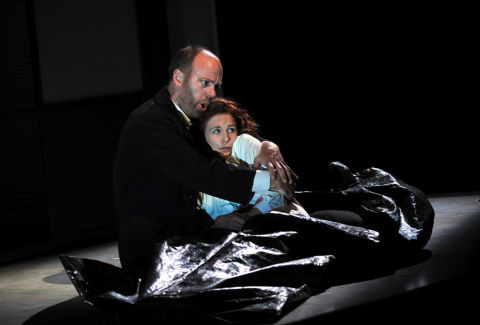 Laura Mitchell as Gilda and Adam Green as Rigoletto in the closing duet in Act III of Grange Park Opera's 'Rigoletto' at Nevill Holt. Photo © 2009 Alastair Muir