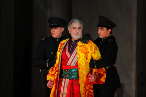Plácido Domingo as Bajazet in Los Angeles Opera's 'Tamerlano'. Photo © 2009 Robert Millard
